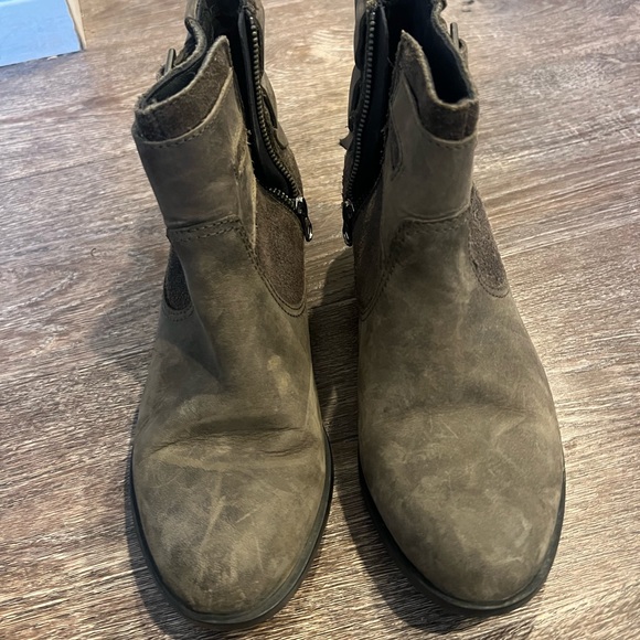 Sorel Lolla Booties - Picture 6 of 8